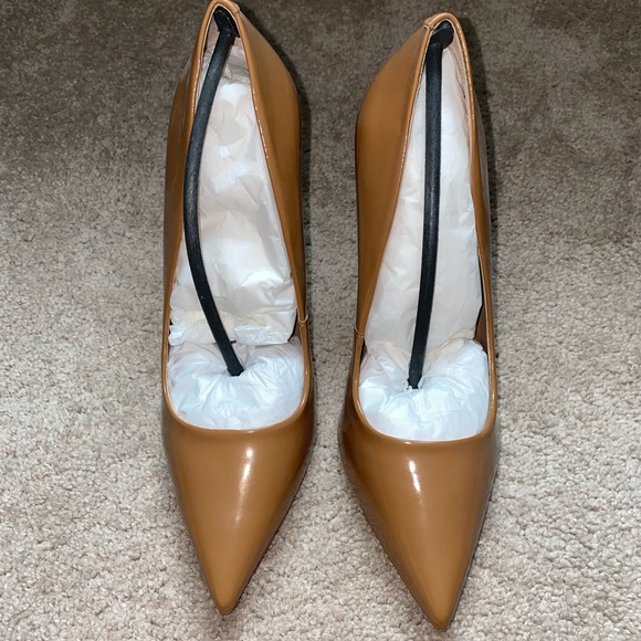 Steve Madden Shoes - Steve madden Nude pumps
